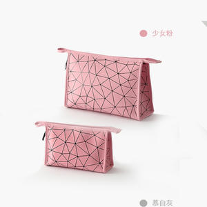 Bolsa de cosméticos con diseño de diamantes, impermeable, de tamaño mediano, para almacenamiento de artículos de aseo y viajes - Product Image 3