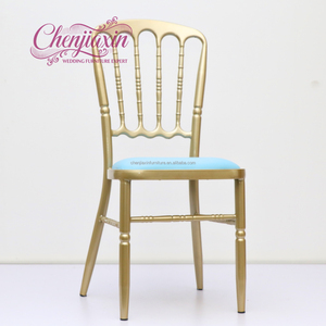 <span class=keywords><strong>Sillas</strong></span> <span class=keywords><strong>de</strong></span> banquete Napoleón <span class=keywords><strong>de</strong></span> metal y aluminio dorado para eventos, alquiler al por mayor <span class=keywords><strong>de</strong></span> muebles usados para hoteles, bodas y fiestas infantiles. - Product Image 3