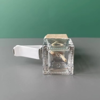 Mini flacon diffuseur de parfum pour voiture en verre mat de 8 ml, forme carrée, avec bouchon à vis, vide, support de parfum suspendu, pour aromathérapie