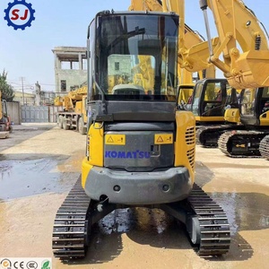 Mini-excavatrice sur chenilles Komatsu PC35MR d'occasion, d'origine japonaise, modèles PC30 et PC56, en bon état, pour chantier, ferme et jardin. - Product Image 6