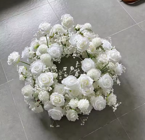 Ghirlanda di Rose Artificiali Bianche Portacandele Decorazione Centrotavola Floreale per Candelieri Centrotavola per Matrimoni - Product Image 1