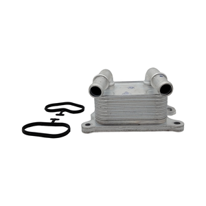 Radiatore Olio Motore di Alta Qualità 213052032R per Renault <span class=keywords><strong>Clio</strong></span> Megane Scenic 0.9-1.2 <span class=keywords><strong>TCe</strong></span> - Product Image 1