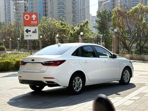 Auto Usate <span class=keywords><strong>Ford</strong></span> <span class=keywords><strong>Escort</strong></span> <span class=keywords><strong>Sedan</strong></span> LHD Automatica Trazione Anteriore 1.5L Benzina Basso Chilometraggio Senza Incidenti Esportazione All'Ingrosso 2021 - Product Image 3