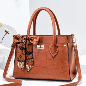 Yeni varış tasarımcı lüks marka omuz çanta ve çanta bayanlar Crossbody askılı çanta özel logo Tote çanta