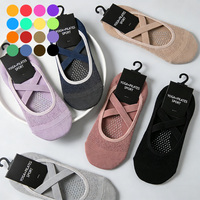 Chaussettes de sport pour femmes, design mignon, logo personnalisé, coton, antidérapantes, chaussettes de pilates personnalisées, vente en gros