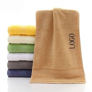 Toalla de Lujo Personalizada con Logotipo Bordado, Tejida con Alta Calidad, Ecológica, 100% Algodón, para Uso en Salón, Lavable a Máquina - Product Image 2