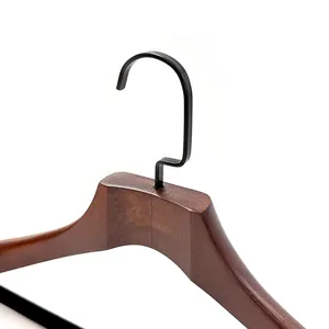 Gratis Aangepaste Nieuwe Luxe Merk Groene Kleur Antislip Houten Hangers Met Logo