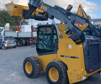 Chargeuse compacte sur pneus de 1,3 tonne XC7-SV12 avec système hydraulique à haut débit et déplacement à deux vitesses pour projets de manutention de matériaux en ferme et entrepôt