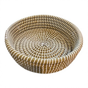 Panier en jonc de mer tressé à la main avec poignées, panier de rangement naturel tissé, plateau organisateur rustique pour la décoration intérieure - Product Image 5