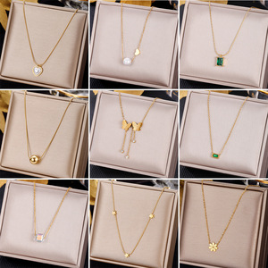 Collier ras du cou tendance pour femme en acier inoxydable plaqué or 18 carats avec pendentif cœur en perles et zircon, style émeraude, vente en gros - Product Image 6