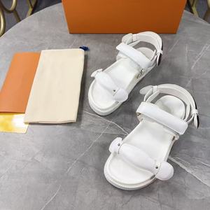 Sandales décontractées pour hommes de marque originale, fabriquées sur mesure, avec amorti et design respirant pour les activités estivales en plein air - Product Image 1