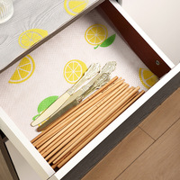 Tapis de protection pour étagères à motif citron et feuilles vertes, non adhésif, imperméable, pour tiroirs, armoires, garde-manger, placards et comptoirs