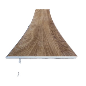 Pavimentazione SPC Resistente con Strato di Usura da 20 Mil per Massima Protezione, Prodotta in Cina - Product Image 1