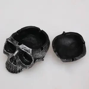 2024 Hot Style Dark Halloween Tricky Ashtray High Temperature Resistant Easy to Clean Open Forehead Skull Resin Ashtray