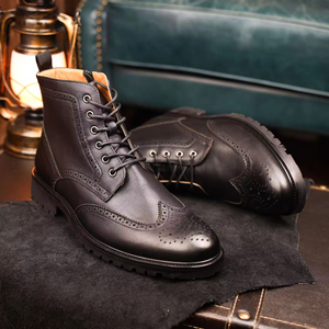 Bottes britanniques pour hommes en cuir véritable, à semelle épaisse, de haute qualité, à lacets, avec doublure en polaire pour l'hiver, antidérapantes et désodorisantes - Product Image 4