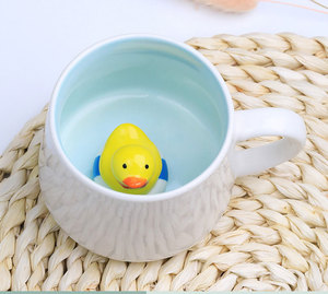 Vente en gros nouvelle tasse à café créative en céramique animaux personnalisée au micro-ondes mignon 3D vache à l'intérieur de <span class=keywords><strong>dessin</strong></span> <span class=keywords><strong>animé</strong></span> fait à la main tasse en porcelaine cadeau - Product Image 5