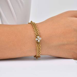 สร้อยข้อมือสแตนเลสสตีลชุบทอง 18K รุ่น SL452 ดีไซน์แบบถัก ประดับด้วยเพทายกันน้ำ ไม่หมอง ทนทาน ทันสมัย เหมาะเป็นของขวัญ - Product Image 6