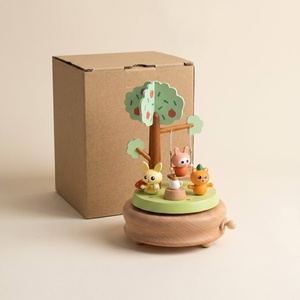 Boîte à musique en bois prête à être expédiée, mouvement Yunsheng, cadeau d'anniversaire ou <span class=keywords><strong>de</strong></span> Noël pour les enfants <span class=keywords><strong>de</strong></span> 5 à 10 ans, MOQ faible, 12 pièces - Product Image 3