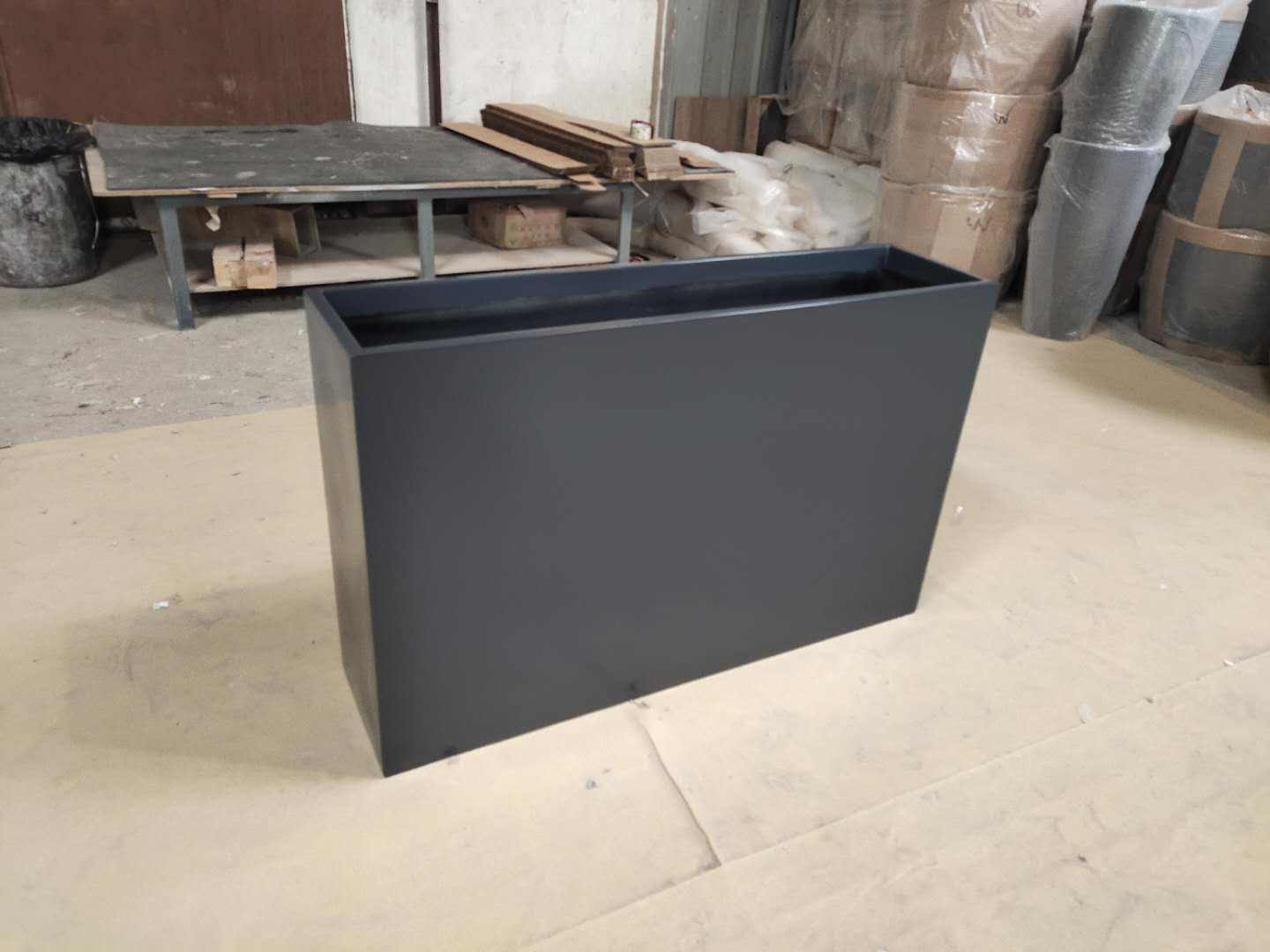 สีเทาเข้ม