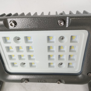 Reflector Portátil a Prueba de Explosiones con Carcasa de Aluminio LED, Apto para Manipulación de Materiales Inflamables en Muelles - Product Image 2