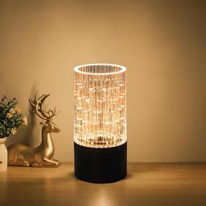 Lámpara de Mesa LED con Cuerpo de Cristal, Diseño Decorativo Moderno, con Forma de Flor Acanalada, Regulable sin Escalonamientos, Recargable por USB, para Mesita de Noche o Escritorio - Product Image 4