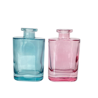 Bouteille de parfum diffuseur de roseau en verre coloré arôme plat carré de 150ml en stock d'usine