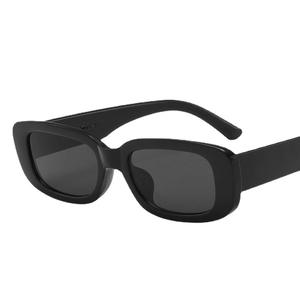 Nouvelles lunettes de soleil carrées de style européen et américain, monture noire en PC, protection UV400, pour femmes, tendance - Product Image 2