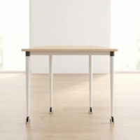 Table d'entraînement pliable minimaliste moderne, design polyvalent pour la formation en entreprise, les cours en ligne à domicile et l'éducation communautaire