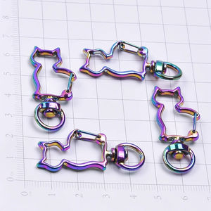 Pintura en aerosol de color personalizada, impresión UV, colorido Arco Iris, aleación de <span class=keywords><strong>Zinc</strong></span>, llavero en forma de llavero, ganchos de cierre - Product Image 4