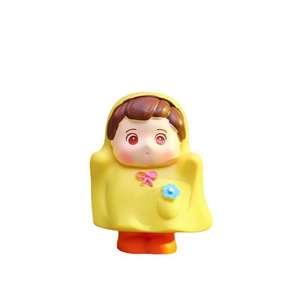 Adornos de impermeables, decoración linda para coche, regalos creativos pequeños para parejas de chicas, venta al por mayor de artesanías - Product Image 5