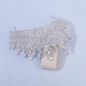 Nouvel arrivage de couronne de luxe en cristal Queen Big Tall Pageant Accessoires de cheveux Bijoux de strass Diadèmes de mariage pour femmes - Product Image 3