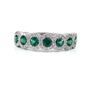Bague demi-alliance en or blanc 18 carats avec émeraude verte, design empilable élégant, pour femme, idéale pour les mariages et les fêtes - Product Image 1
