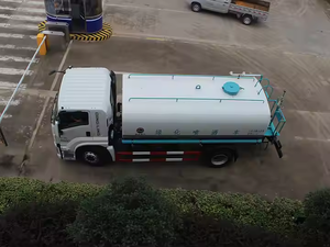 Camión <span class=keywords><strong>Cisterna</strong></span> de Agua ISUZU de <span class=keywords><strong>10000</strong></span> <span class=keywords><strong>Litros</strong></span>, Camión Rociador de Agua, Camión <span class=keywords><strong>Cisterna</strong></span> de Agua - Product Image 5