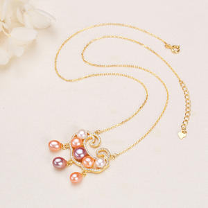 Collier pendentif en argent 925 de qualité supérieure pour femmes, zircon coloré et perle d'eau douce, design de verrouillage durable - Product Image 2