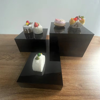 Boîte de présentoir de desserts de restauration décoration de mariage en acrylique pour la nourriture rehausseurs de gâteau support de buffet en acrylique personnalisé