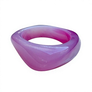 Brazalete de Resina Hecho a Mano, Color Blanco Ámbar, Bloques de Color Redondos, Joyería Artesanal Personalizada - Product Image 5