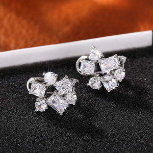 Orecchini a Perno Geometrici Irregolari per Donne, Accessori per Orecchie Dolci e Cool per Uso Quotidiano - Product Image 3