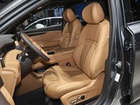 Dongfeng Aeolus L8 2026, SUV PHEV 5 portes, autonomie électrique NEDC 155 km, batterie LFP 30,3 kWh, charge rapide, véhicules électriques pour usage familial quotidien