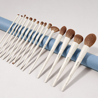 Nouveau Lot Professionnel de 15 Pinceaux de Maquillage Beige en Poils Synthétiques Végans avec Logo Personnalisé – Kit Pinceaux à Fond de Teint Marque Privée pour Usage Quotidien