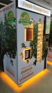 Le paiement au distributeur automatique de jus d'<span class=keywords><strong>orange</strong></span> peut être effectué avec des pièces, des billets ou une carte de crédit - Product Image 5