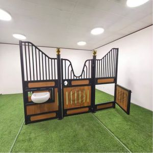 Cobertizo para caballos de granja portátil móvil para exteriores de 10 pies, cobertizo para caballos prefabricado con marco de Metal y puerta de heno Los Caballos - Product Image 4