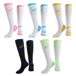 <span class=keywords><strong>Chaussettes</strong></span> <span class=keywords><strong>de</strong></span> compression <span class=keywords><strong>fantaisie</strong></span> KTS107 OEM personnalisées sans MOQ, <span class=keywords><strong>chaussettes</strong></span> longues en coton pour femmes, <span class=keywords><strong>chaussettes</strong></span> <span class=keywords><strong>de</strong></span> yoga et <span class=keywords><strong>de</strong></span> Pilates, <span class=keywords><strong>chaussettes</strong></span> <span class=keywords><strong>de</strong></span> sport - Product Image 1