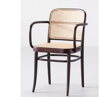 Chaise en bois Modhomi à dossier en rotin et coussin moelleux, idéale pour cuisine, salle à manger et restaurant - Vente en gros