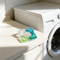 Lessives en dosettes jetables : Formule concentrée écologique pour éliminer les taches tenaces sur les vêtements colorés très sales