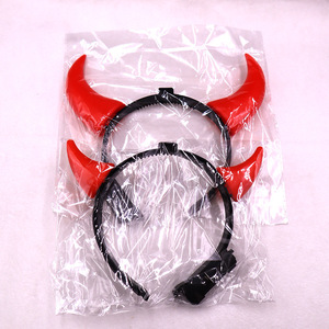 Diadema Decorativa con Forma de Cuerno de Vaca, Color Rojo Brillante, Ideal para Fiestas y Eventos Festivos - Product Image 6