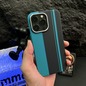 Funda de teléfono móvil de carga inalámbrica magnética con patrón de fibra de carbono de lujo para iPhone 15/15plus/15pro Max <span class=keywords><strong>cargador</strong></span> inalámbrico - Product Image 4
