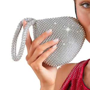 Bolso de Mano Tipo Dumpling Personalizado 2026 para Mujer, Bolso Pequeño de <span class=keywords><strong>Cristal</strong></span> para Eventos - Product Image 1