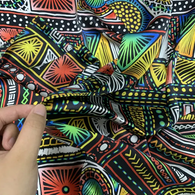 Kleurrijke Patroon Digitale Gedrukt Zijde Charmeuse Bandana Vierkante Kop Sjaal 65*65Cm