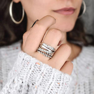 T0936 Anelli di Fidanzamento Geometrici in Turchese, Unisex, con Incastonatura a Canale, Gioielli di Moda con Pietra Naturale - Product Image 3