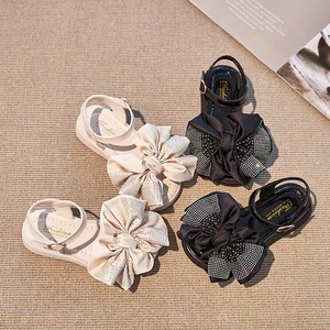 Sandali per ragazze 2023 estate nuove scarpe da principessa per bambina scarpe con strass rosso netto suola morbida scarpe per bambini grandi per bambini - Product Image 1